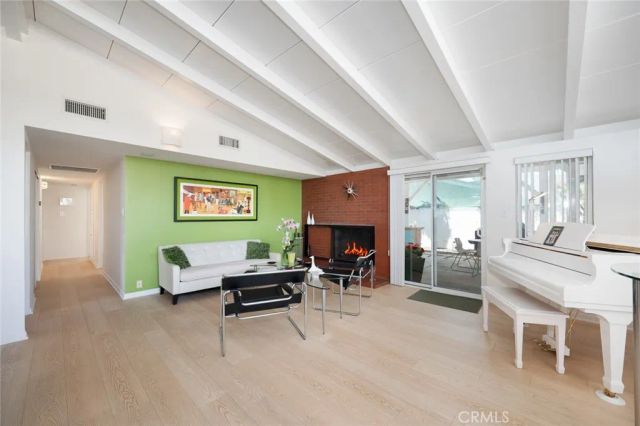 19800 Friar, Woodland Hills, CA 91367