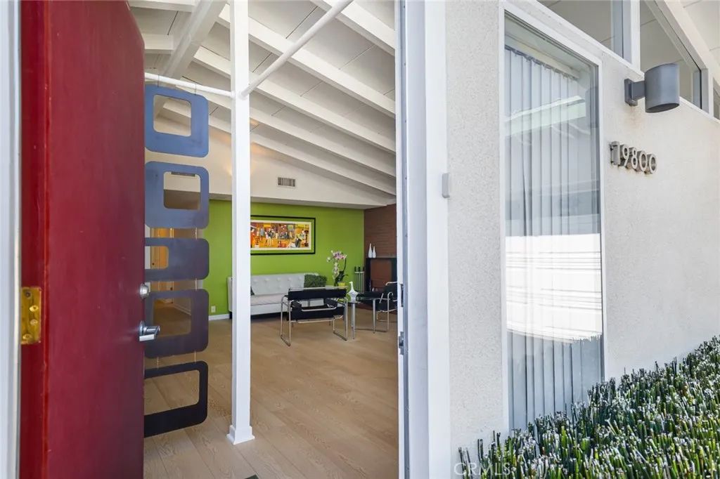 19800 Friar, Woodland Hills, CA 91367