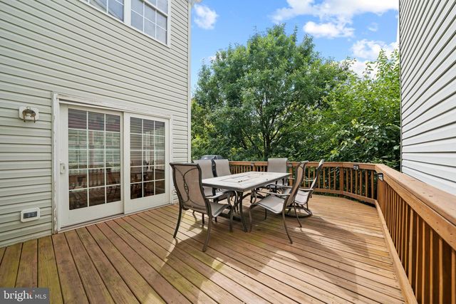 670 MCLEARY SQ SE, Leesburg, VA 20175