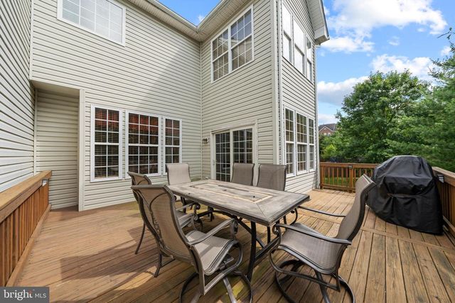 670 MCLEARY SQ SE, Leesburg, VA 20175