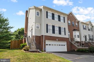 670 MCLEARY SQ SE, Leesburg, VA 20175