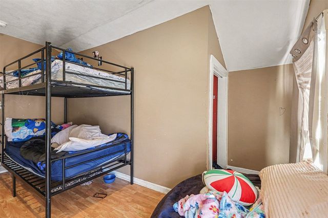 904 College Avenue, Grand Rapids, MI 49503