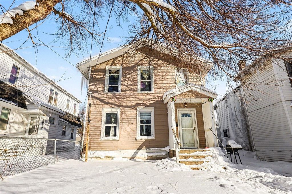 904 College Avenue, Grand Rapids, MI 49503