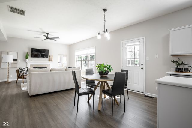 10887 Parrot Court, Fishers, IN 46037