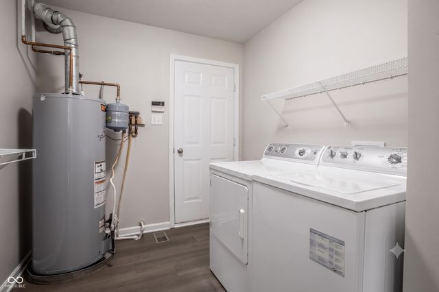 10887 Parrot Court, Fishers, IN 46037