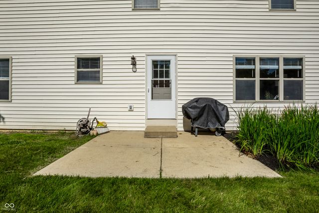 10887 Parrot Court, Fishers, IN 46037