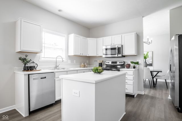 10887 Parrot Court, Fishers, IN 46037