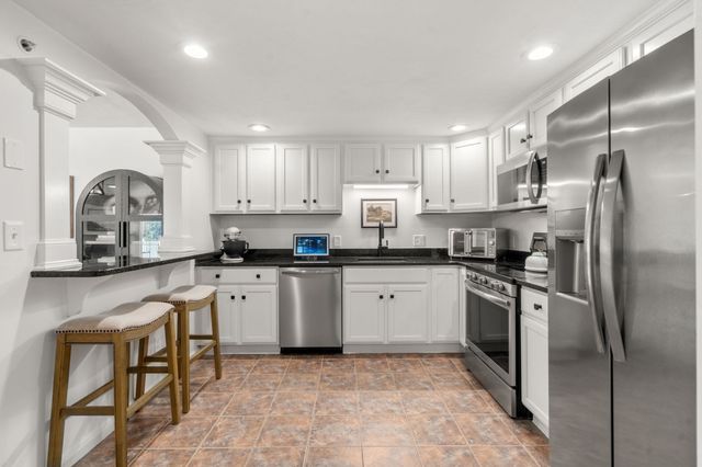 404 Tamarack Lane 404, Abington, MA 02351