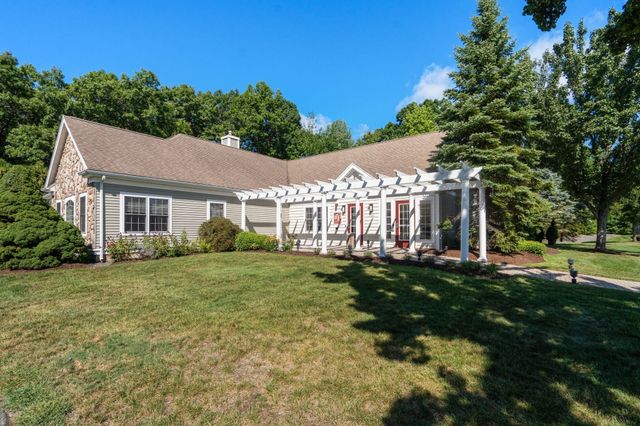 404 Tamarack Lane 404, Abington, MA 02351