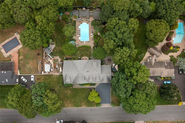 23 Country View Lane, East Islip, NY 11730
