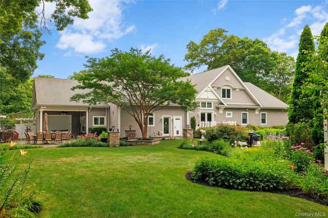 23 Country View Lane, East Islip, NY 11730