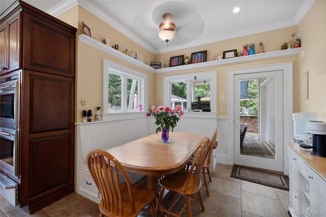 23 Country View Lane, East Islip, NY 11730
