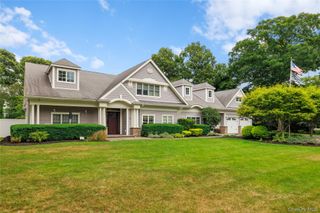 23 Country View Lane, East Islip, NY 11730