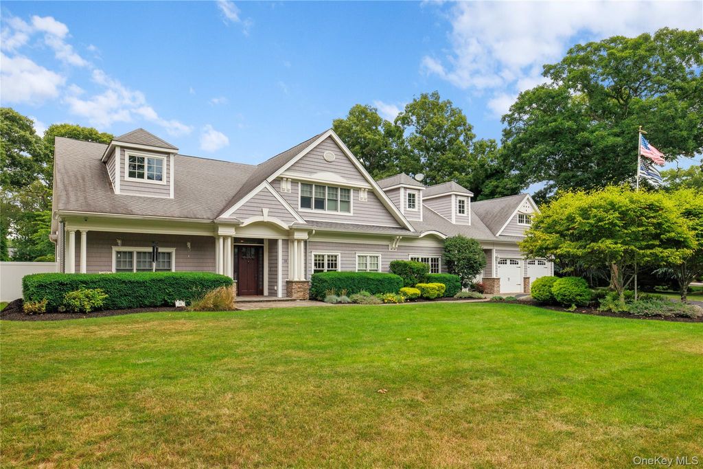 23 Country View Lane, East Islip, NY 11730