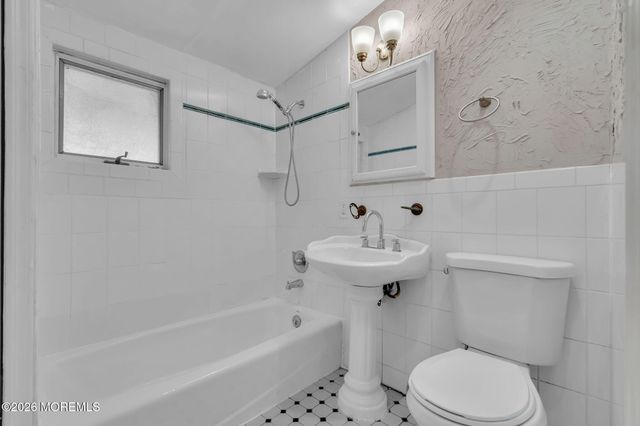 212 Swan Boulevard, Toms River, NJ 08753