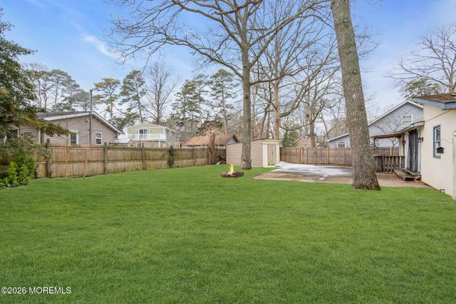 212 Swan Boulevard, Toms River, NJ 08753