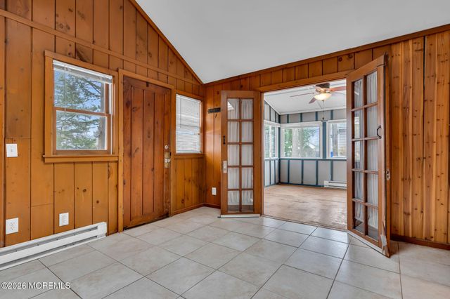 212 Swan Boulevard, Toms River, NJ 08753