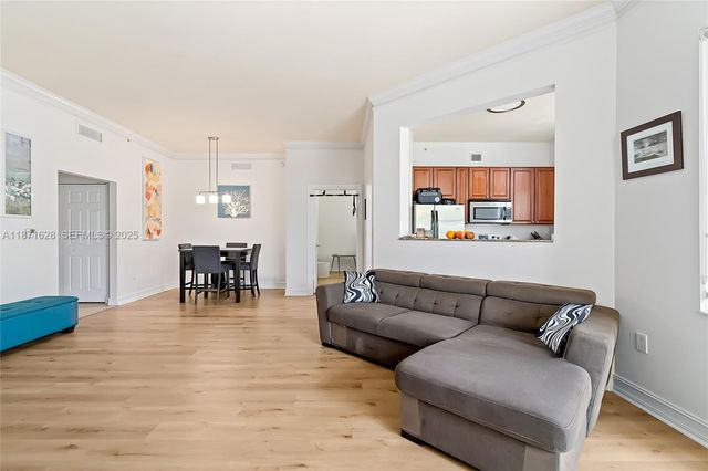 3001 NE 185th Street 135, Aventura, FL 33180