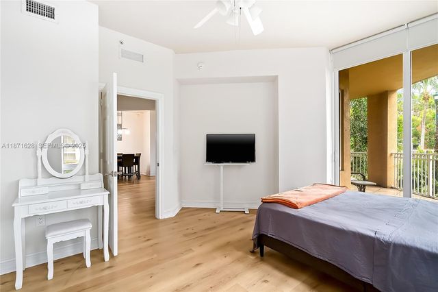 3001 NE 185th Street 135, Aventura, FL 33180