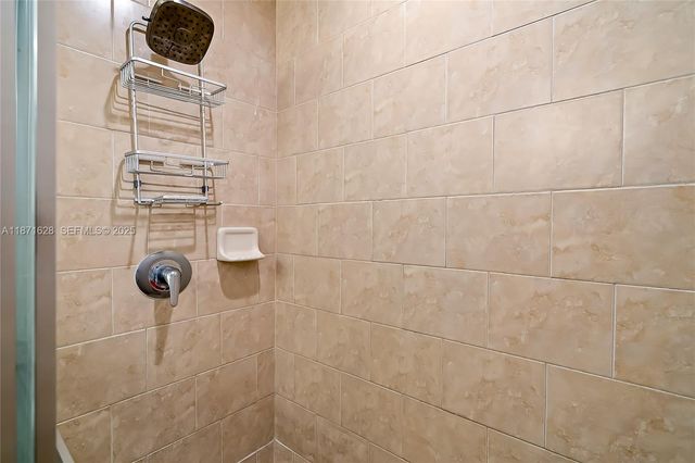 3001 NE 185th Street 135, Aventura, FL 33180