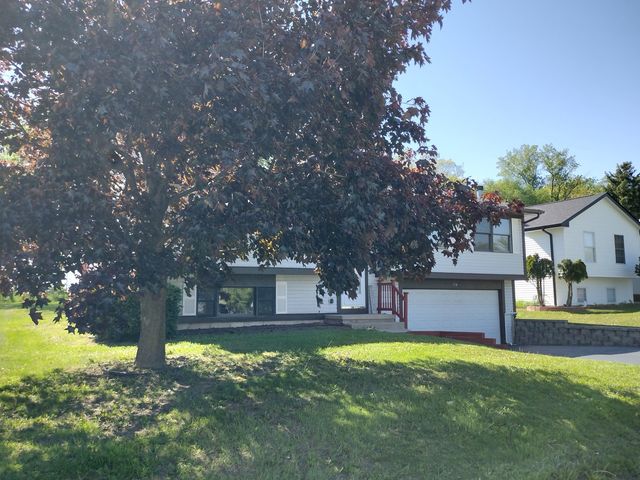 154 Columbia Street NW, Poplar Grove, IL 61065