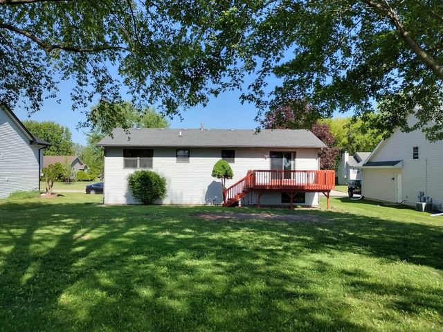 154 Columbia Street NW, Poplar Grove, IL 61065