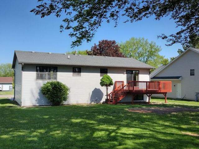 154 Columbia Street NW, Poplar Grove, IL 61065
