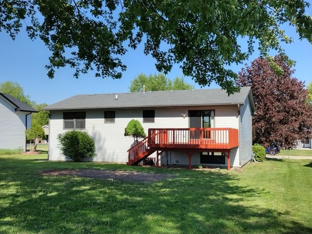154 Columbia Street NW, Poplar Grove, IL 61065