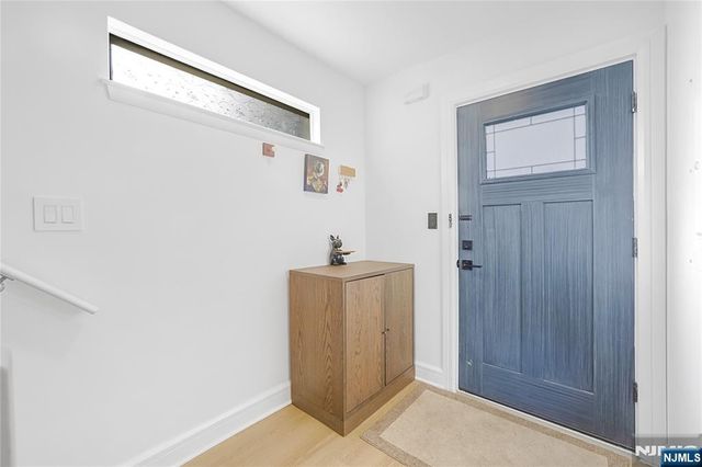 101 State Rt 5 204, Edgewater, NJ 07020