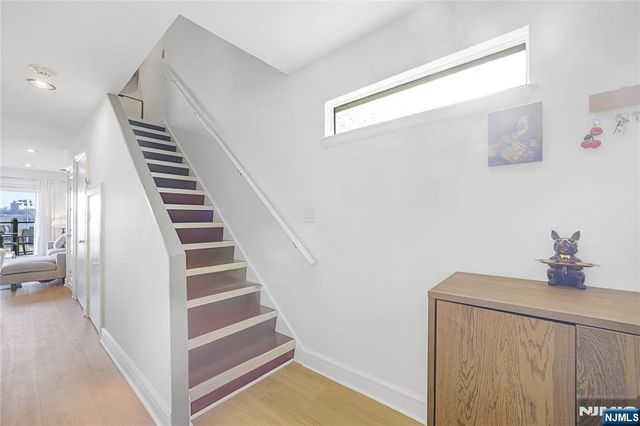 101 State Rt 5 204, Edgewater, NJ 07020