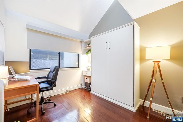 101 State Rt 5 204, Edgewater, NJ 07020