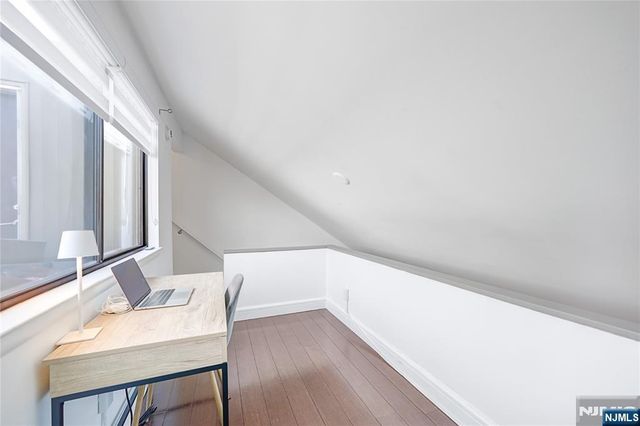 101 State Rt 5 204, Edgewater, NJ 07020