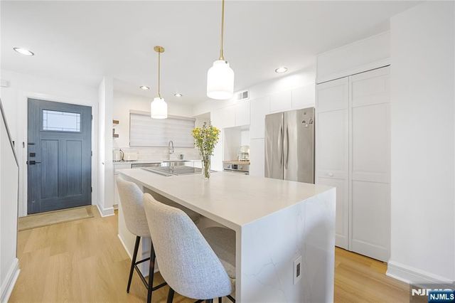 101 State Rt 5 204, Edgewater, NJ 07020