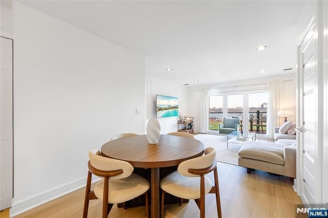 101 State Rt 5 204, Edgewater, NJ 07020