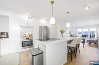 101 State Rt 5 204, Edgewater, NJ 07020