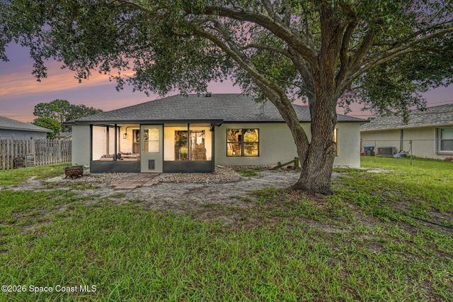 534 Davidson Street SE, Palm Bay, FL 32909