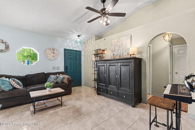 534 Davidson Street SE, Palm Bay, FL 32909