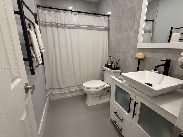 4009 Jefferson St 0, Hollywood, FL 33021