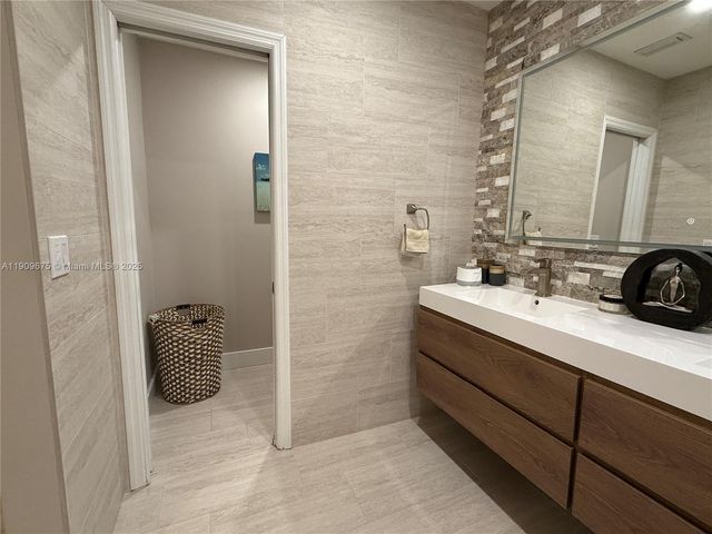 4009 Jefferson St 0, Hollywood, FL 33021