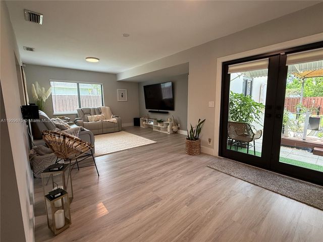 4009 Jefferson St 0, Hollywood, FL 33021