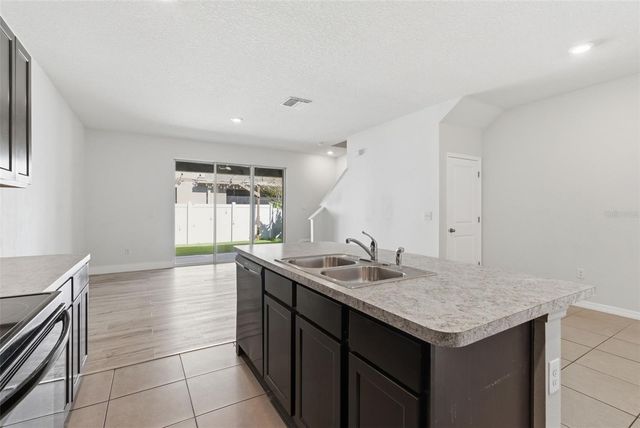 424 NEWMONT CIRCLE, Ruskin, FL 33570