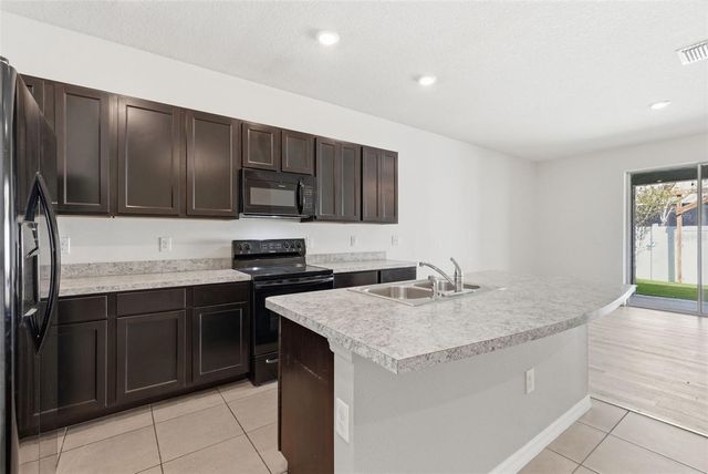 424 NEWMONT CIRCLE, Ruskin, FL 33570