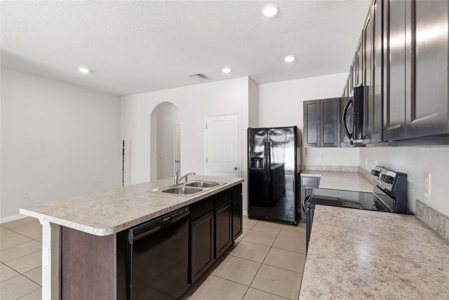 424 NEWMONT CIRCLE, Ruskin, FL 33570