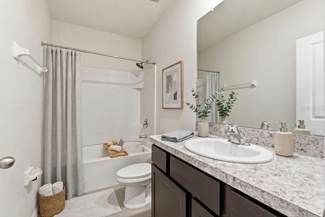 424 NEWMONT CIRCLE, Ruskin, FL 33570