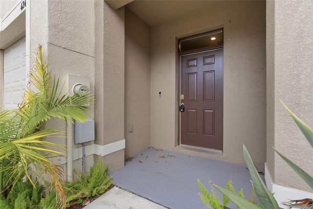 424 NEWMONT CIRCLE, Ruskin, FL 33570