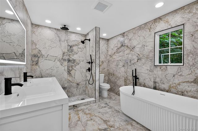 238 N Oak Street, Massapequa, NY 11758