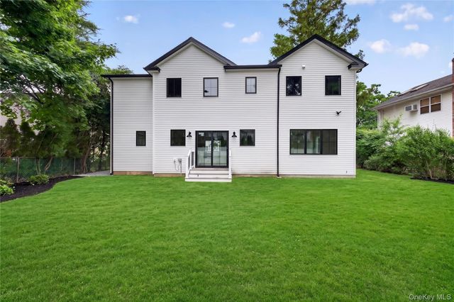 238 N Oak Street, Massapequa, NY 11758