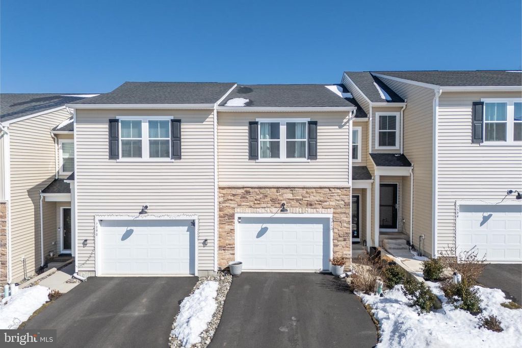 Image 1 of property listing at 7592 CLAYTON AVE, Coopersburg, PA 18036