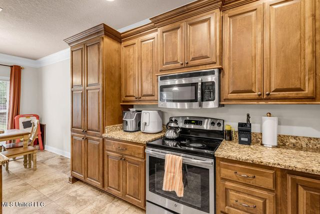 74 Tantallon Drive, Ocean Springs, MS 39564