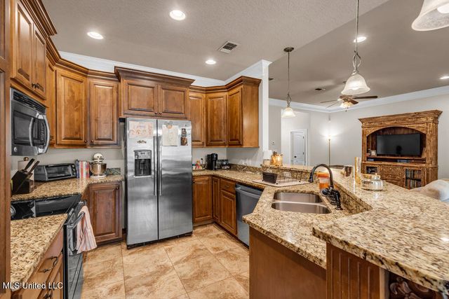 74 Tantallon Drive, Ocean Springs, MS 39564